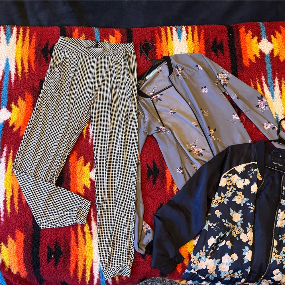 Express White & Black Print Pants Business Casual